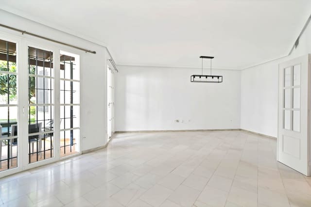 3 slaapkamer Rijtjeshuis te huur in Los Naranjos, Marbella - € 2.800 (Ref: 8928900)