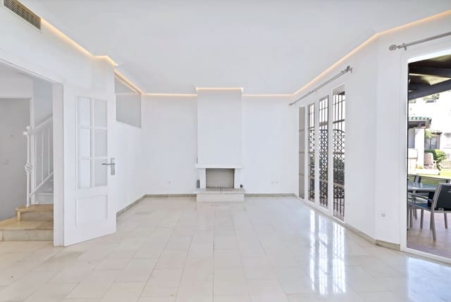 3 slaapkamer Rijtjeshuis te huur in Los Naranjos, Marbella - € 2.800 (Ref: 8928900)