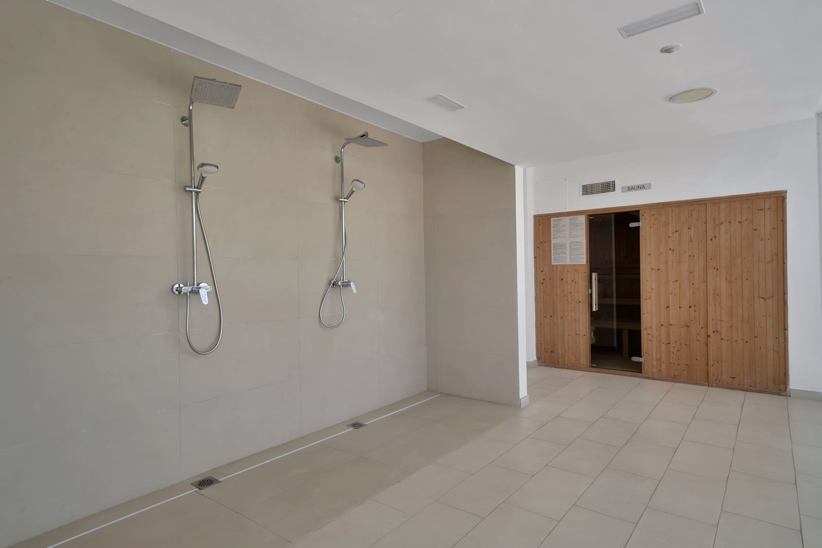 2 sypialnia Mieszkanie na sprzedaż w Torrequebrada z basenem - 634 000 € (Ref: 8941266)