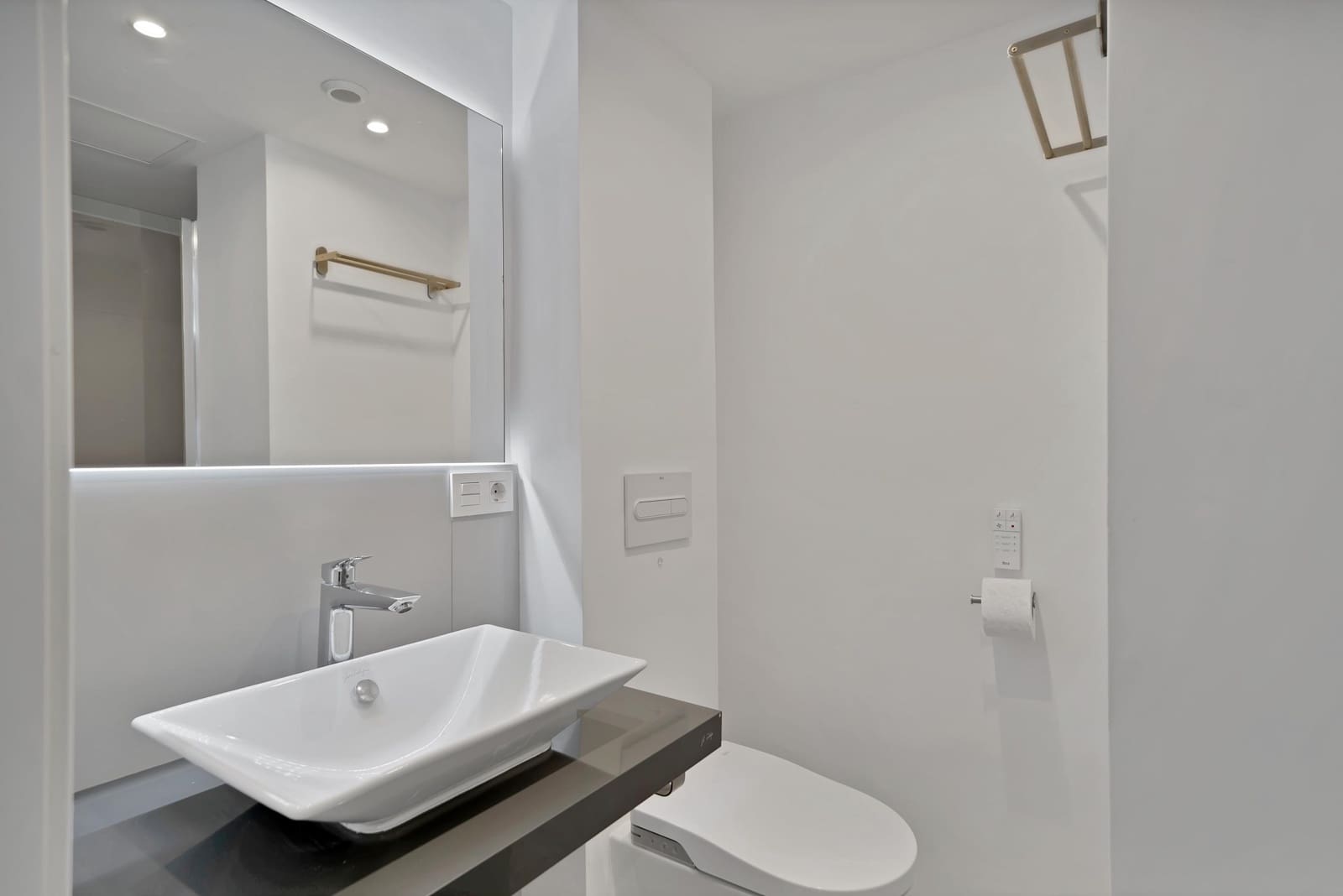 2 bedroom Flat for sale in Torrequebrada with pool - € 634,000 (Ref: 8941266)