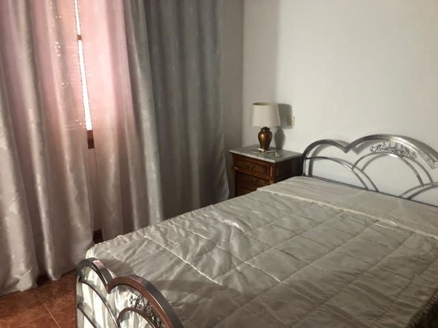 4 chambre Villa/Maison Mitoyenne à vendre à Cuevas Bajas - 95 000 € (Ref: 8941267)