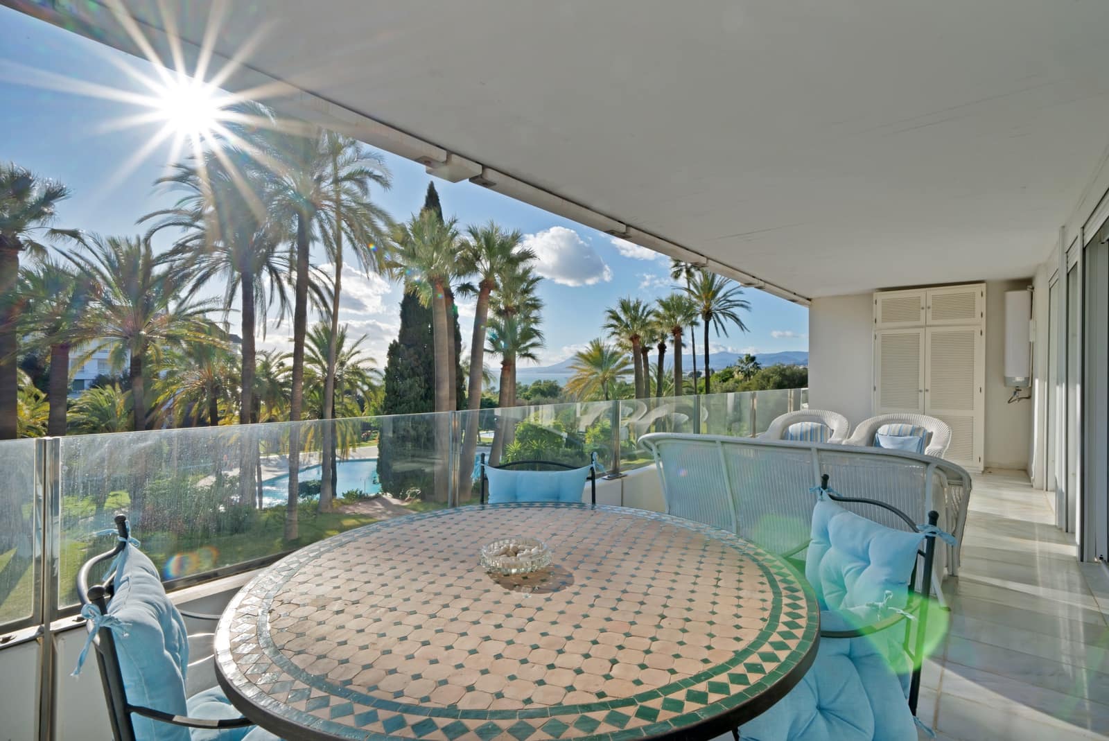 2 bedroom Apartment for rent in Rio Real with pool garage - € 2,400 (Ref: 8954377)