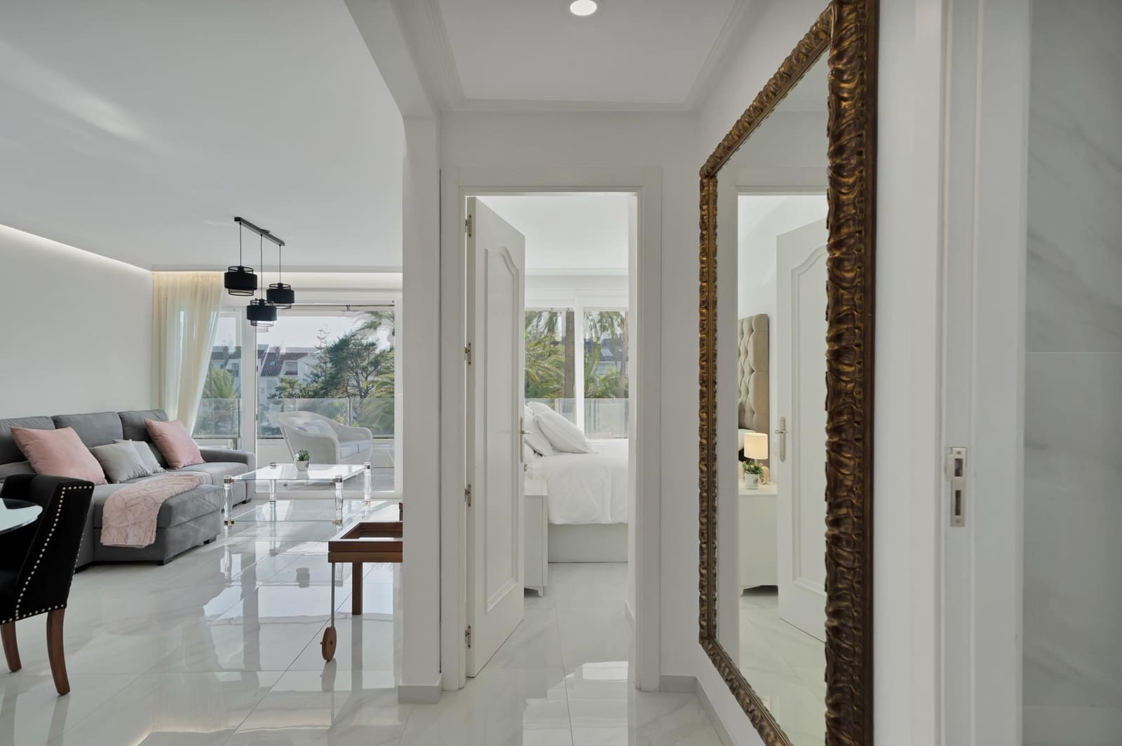 2 makuuhuone Huoneisto vuokrattavana paikassa Rio Real mukana uima-altaan - 2 000 € (Ref: 8954377)