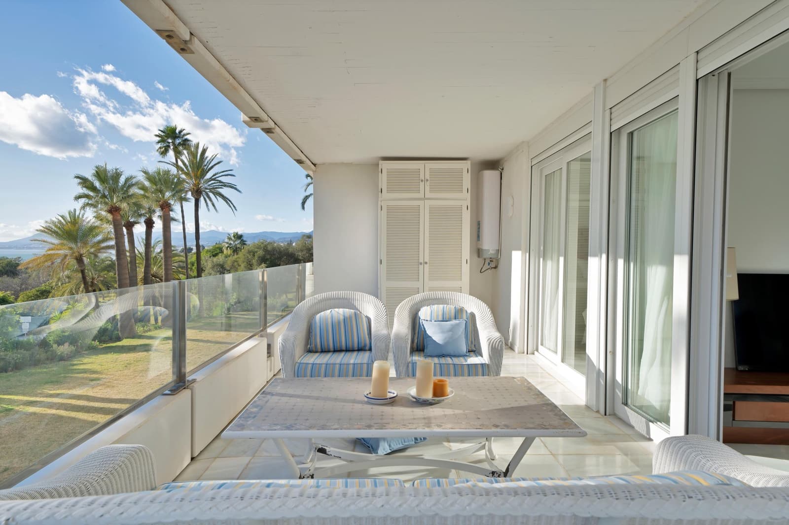 2 makuuhuone Huoneisto vuokrattavana paikassa Rio Real mukana uima-altaan - 2 000 € (Ref: 8954377)