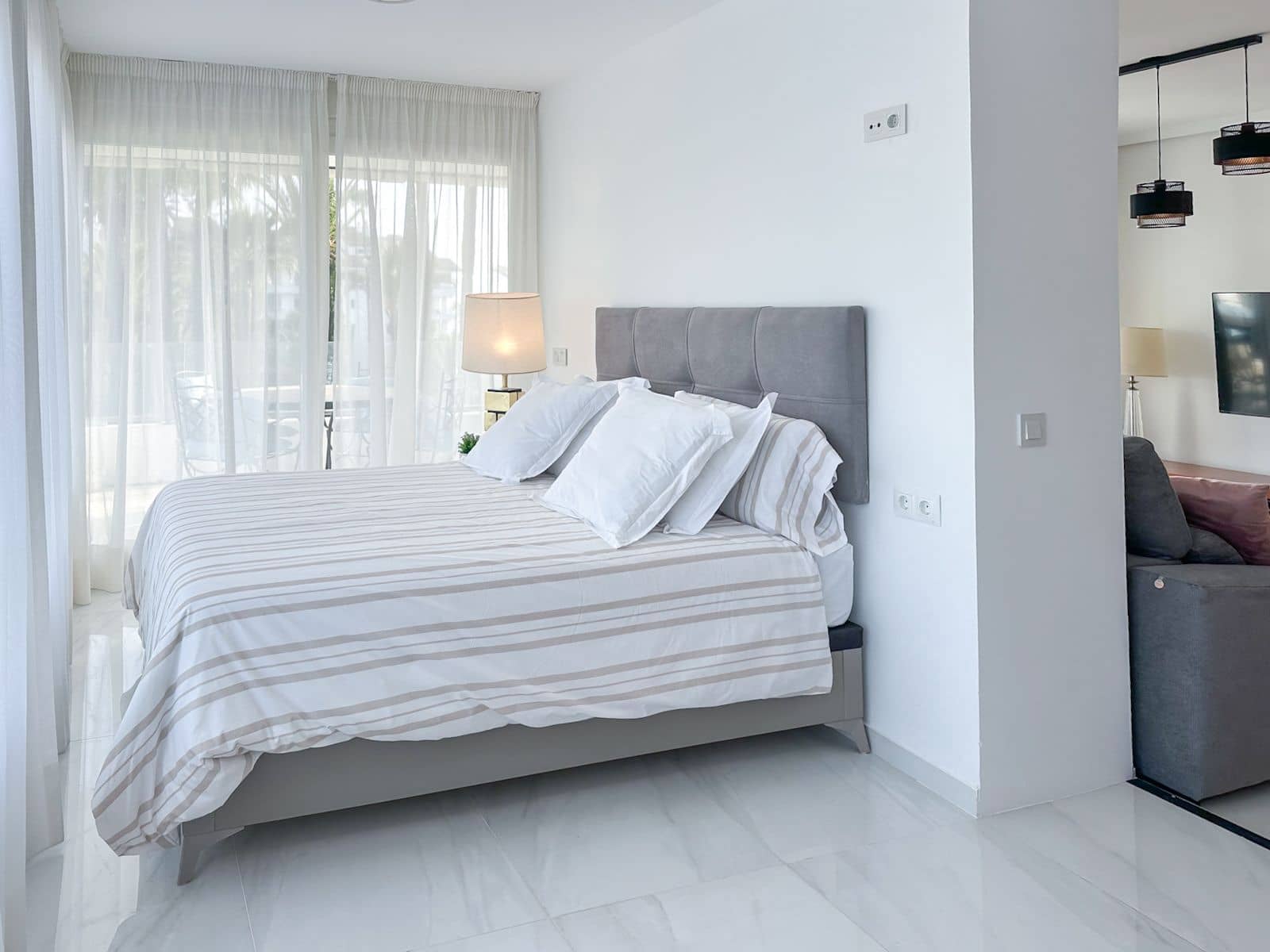 2 makuuhuone Huoneisto vuokrattavana paikassa Rio Real mukana uima-altaan - 2 000 € (Ref: 8954377)