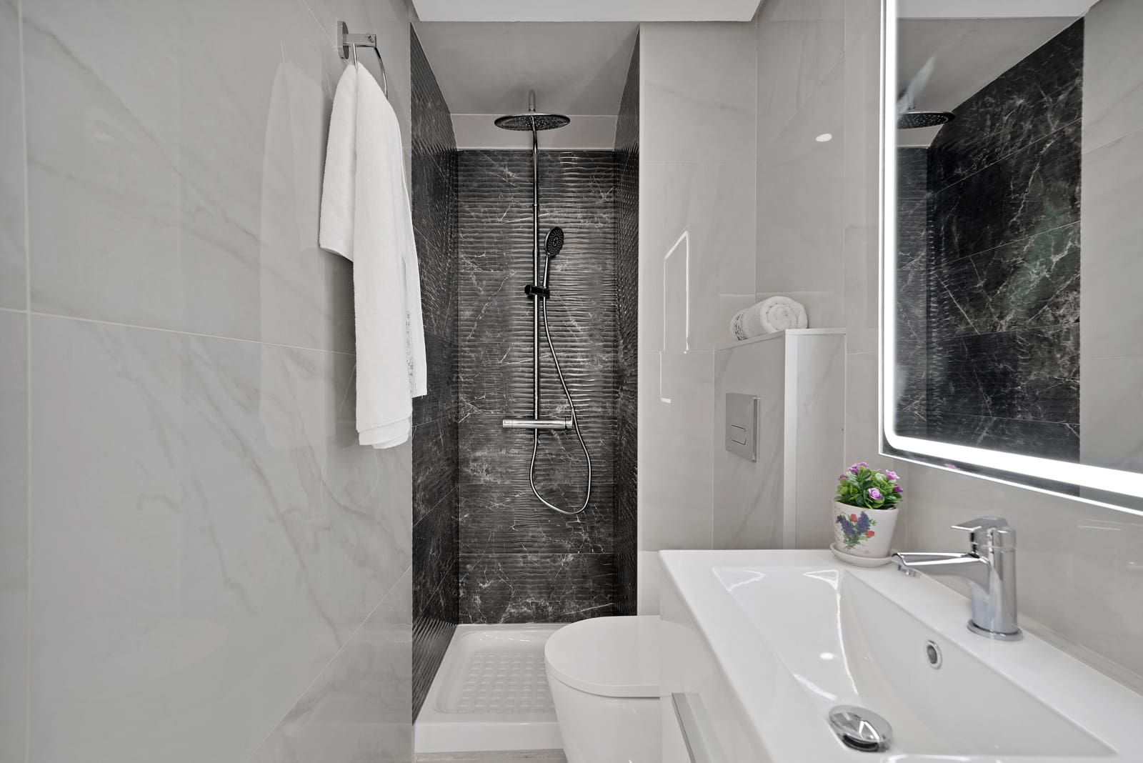 2 makuuhuone Huoneisto vuokrattavana paikassa Rio Real mukana uima-altaan - 2 000 € (Ref: 8954377)