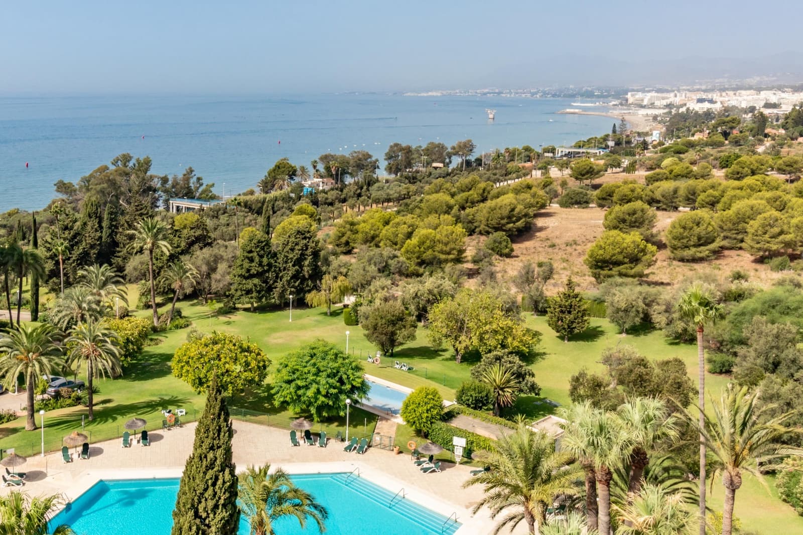 2 makuuhuone Huoneisto vuokrattavana paikassa Rio Real mukana uima-altaan - 2 000 € (Ref: 8954377)