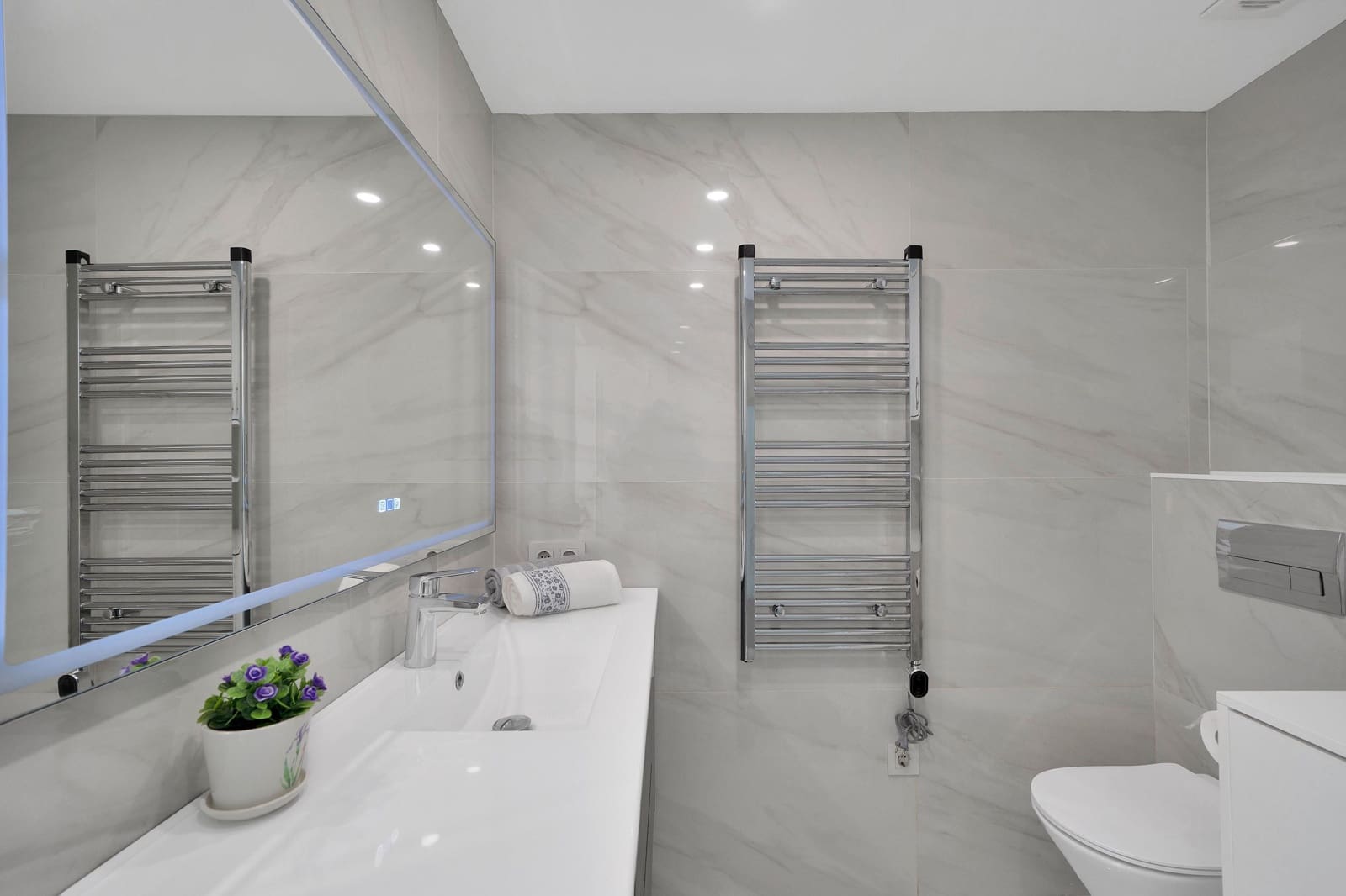 2 soveværelse Lejlighed til leje i Rio Real med swimmingpool - € 2.200 (Ref: 8954377)