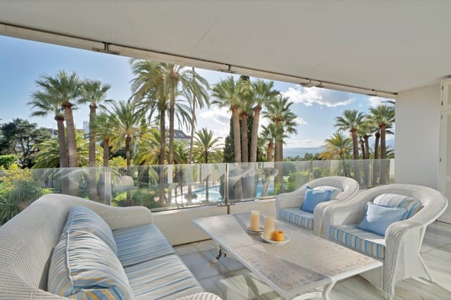 Appartement de 2 chambres à louer à Río Real, Marbella avec piscine garage - 2 400 € (Ref: 8954377)