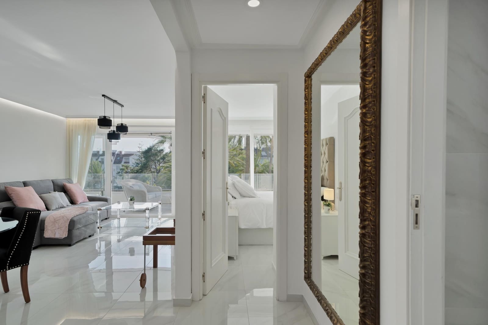 2 bedroom Apartment for rent in Rio Real with pool garage - € 2,400 (Ref: 8954377)