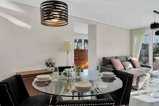 Appartement de 2 chambres à louer à Río Real, Marbella avec piscine garage - 2 400 € (Ref: 8954377)