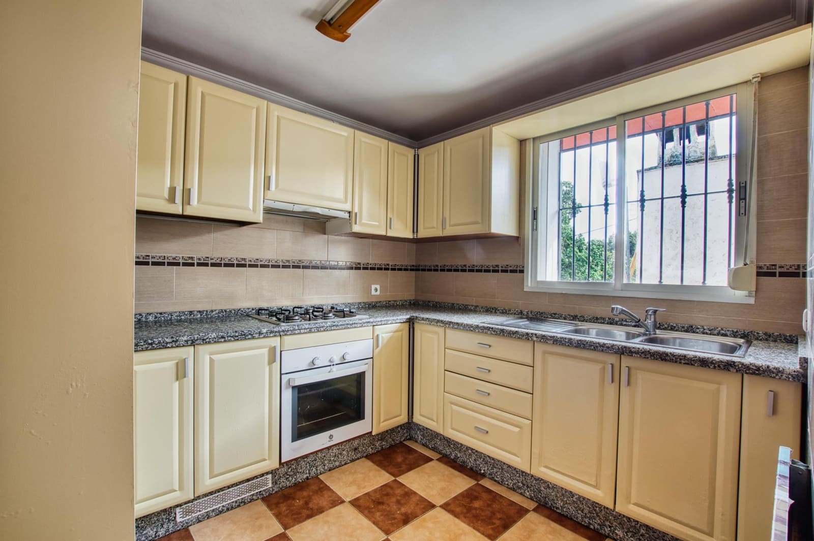 2 quarto Moradia em Banda para venda em Cajiz - 139 000 € (Ref: 8954378)