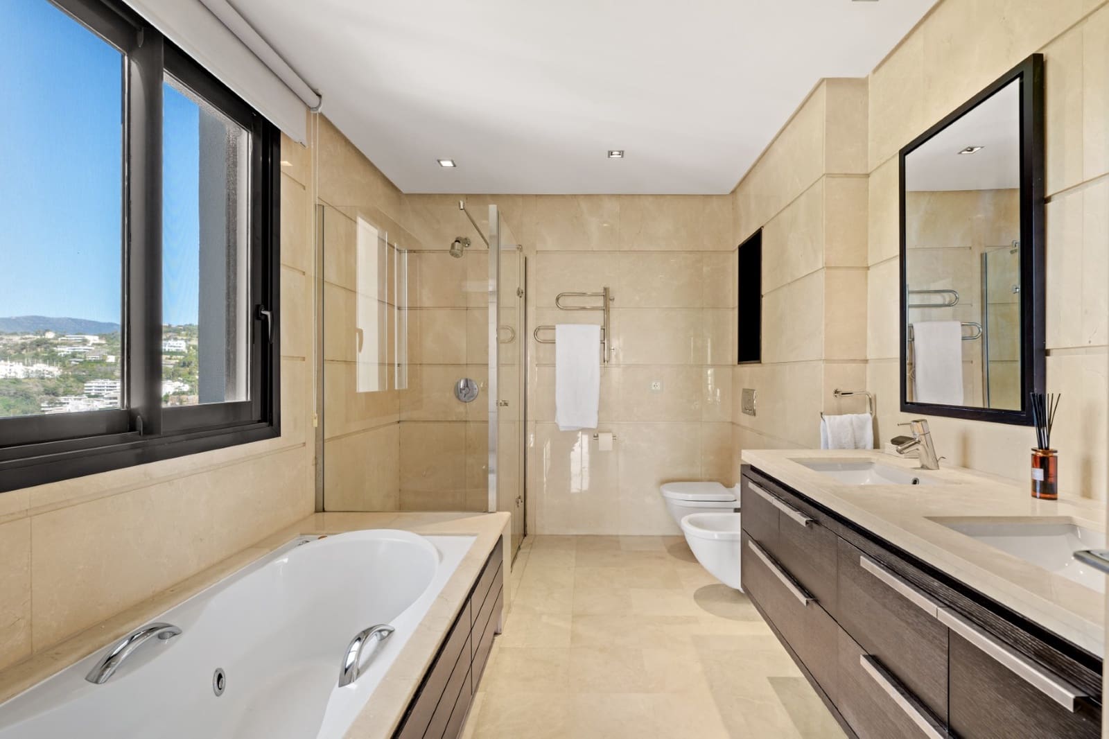 3 soverom Penthouse til salgs i La Quinta med svømmebasseng - € 1 100 000 (Ref: 8954379)