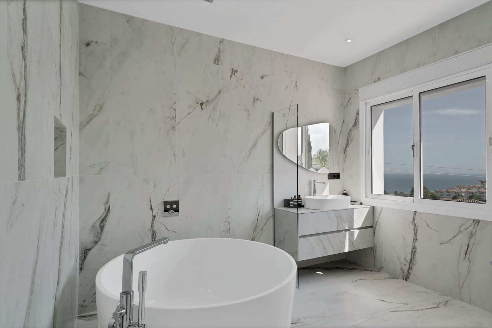 9 soverom Villa til salgs i Benalmadena med svømmebasseng - € 2 950 000 (Ref: 8999275)