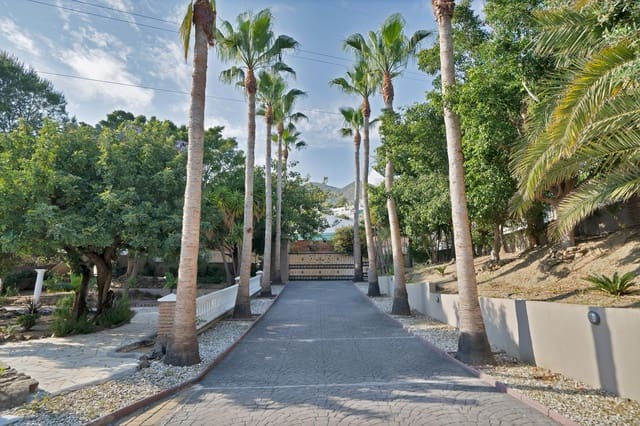 9 makuuhuone Huvila myytävänä paikassa Benalmádena mukana uima-altaan - 2 950 000 € (Ref: 8999275)