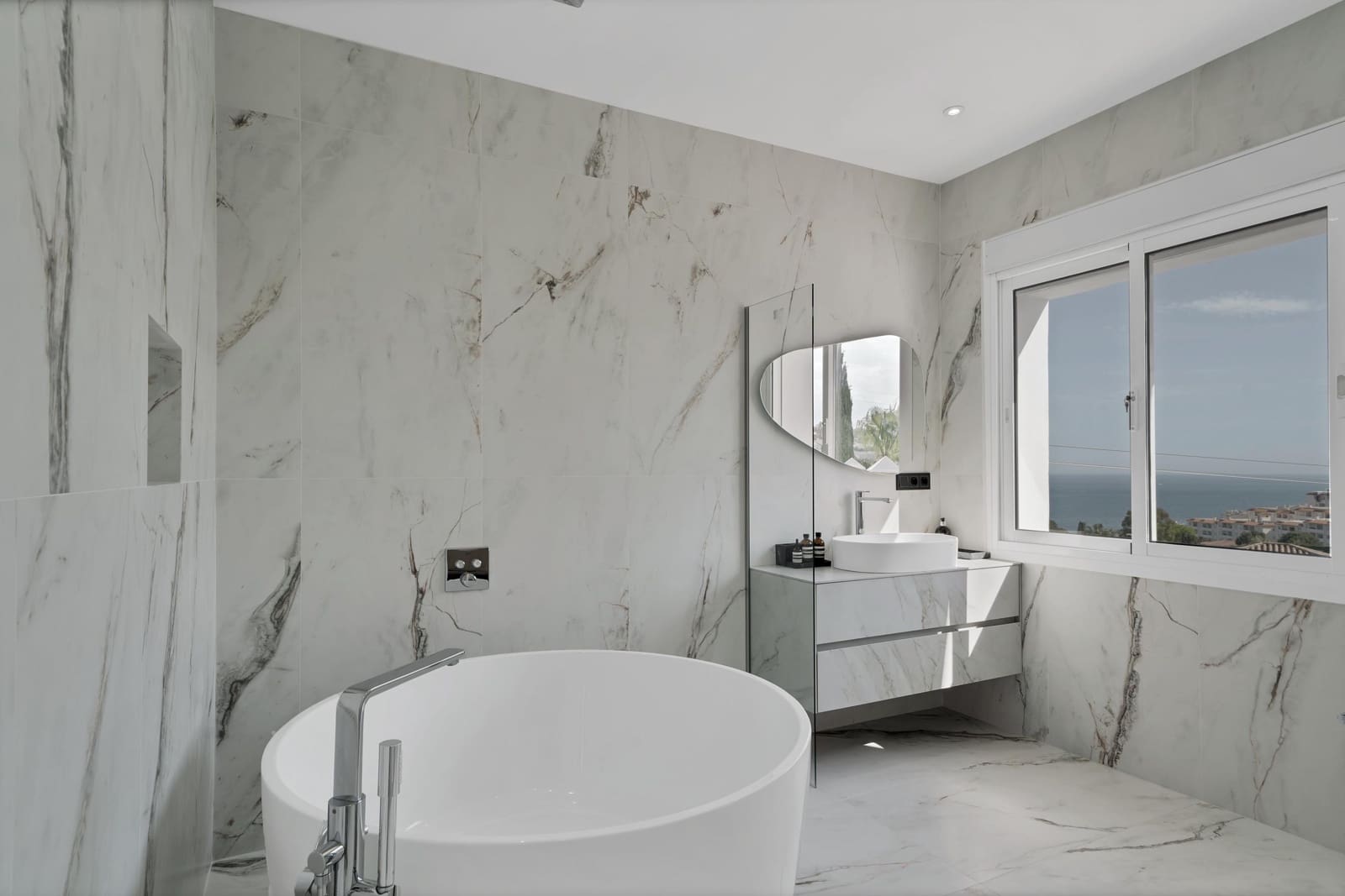 9 makuuhuone Huvila myytävänä paikassa Benalmadena mukana uima-altaan - 2 950 000 € (Ref: 8999275)