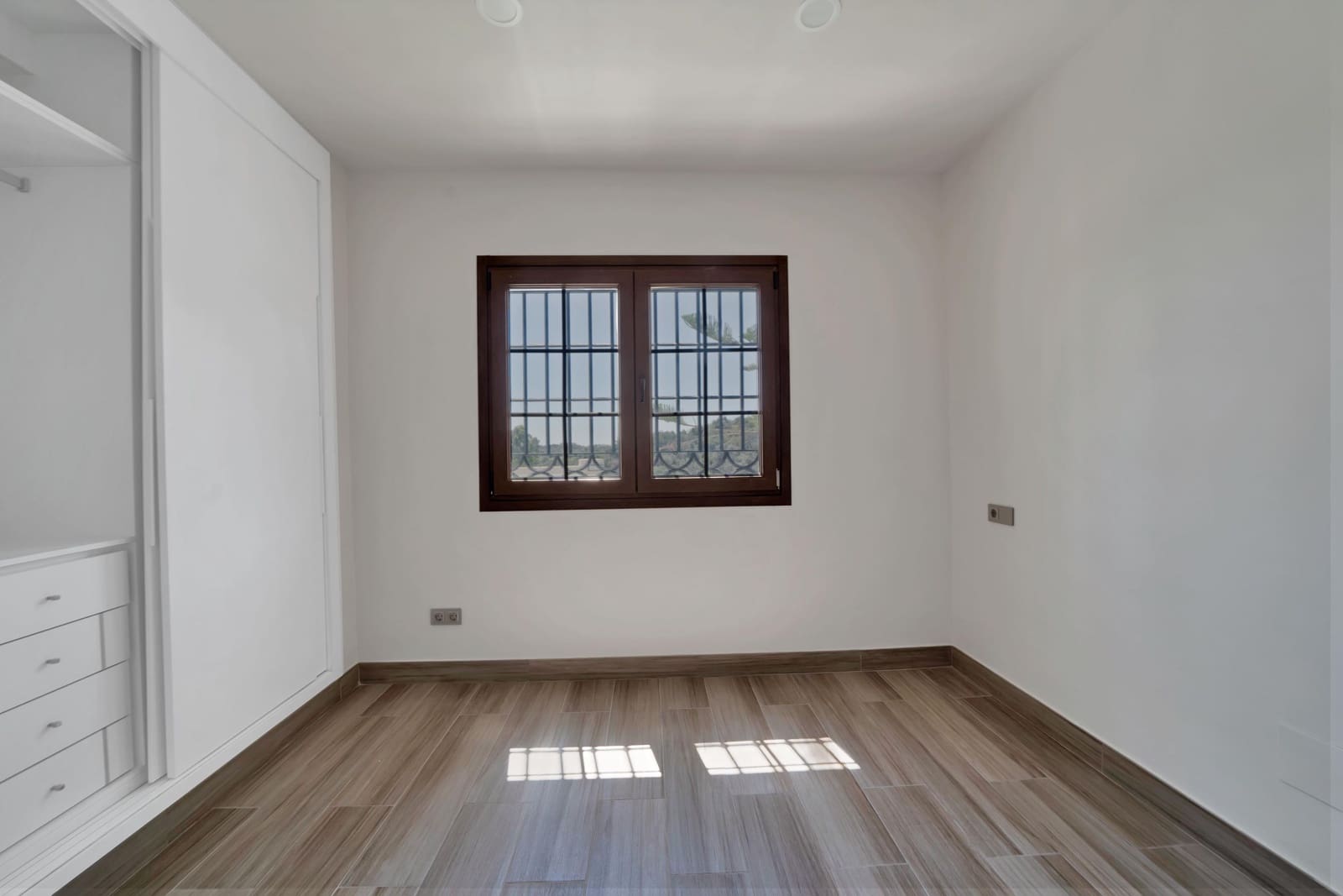 3 slaapkamer Villa te koop in Marbella met zwembad - € 990.000 (Ref: 9003395)
