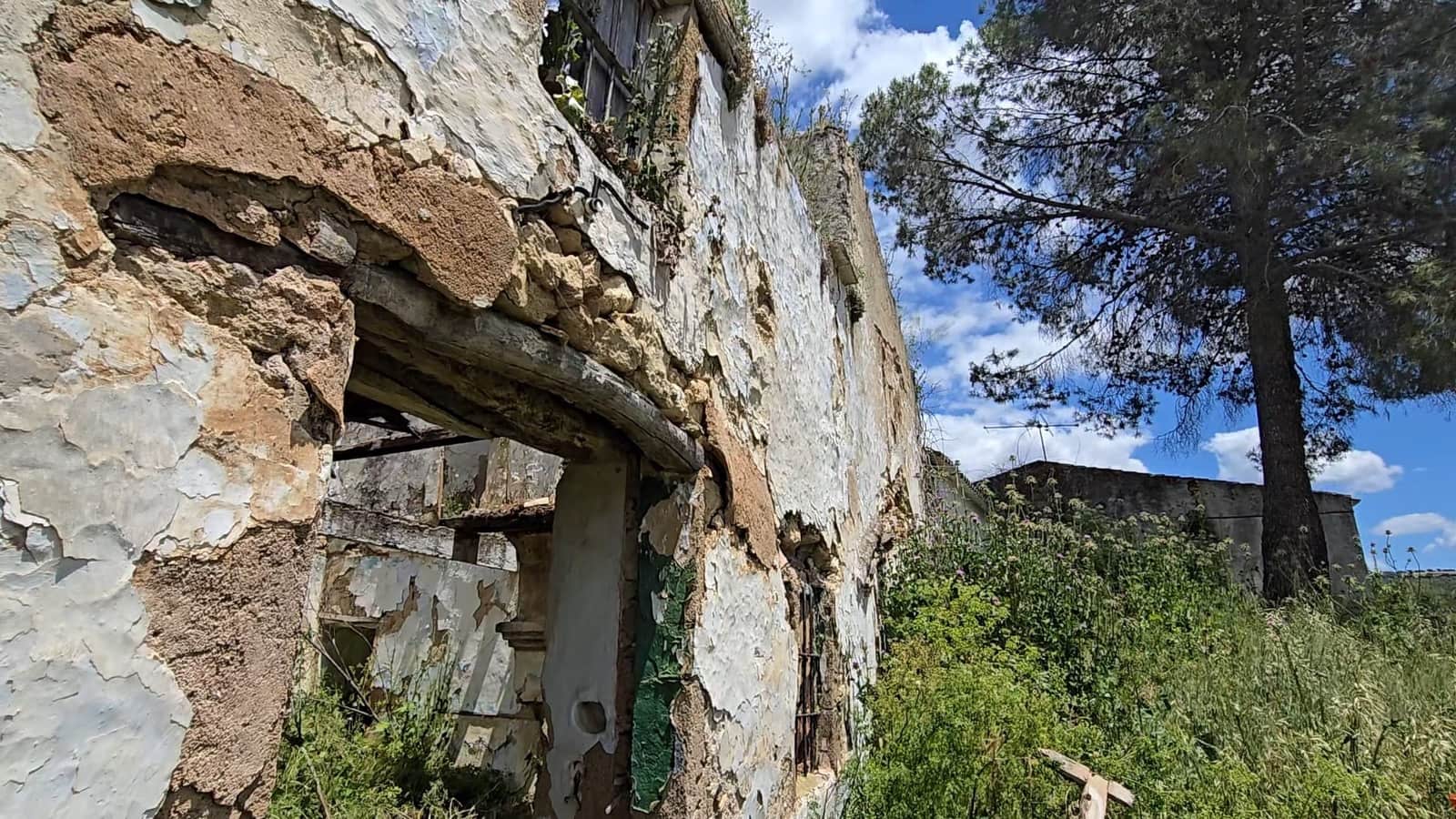 Grunde uden byggetilladelser til salg i Setenil de las Bodegas - € 800.000 (Ref: 9023766)