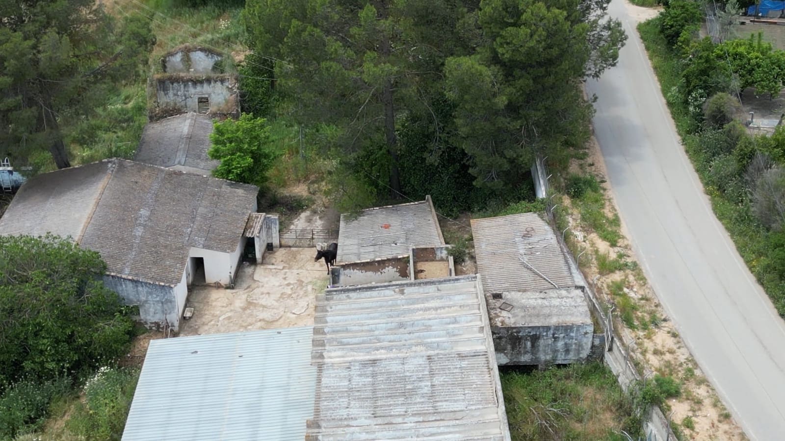 Grunde uden byggetilladelser til salg i Setenil de las Bodegas - € 800.000 (Ref: 9023766)