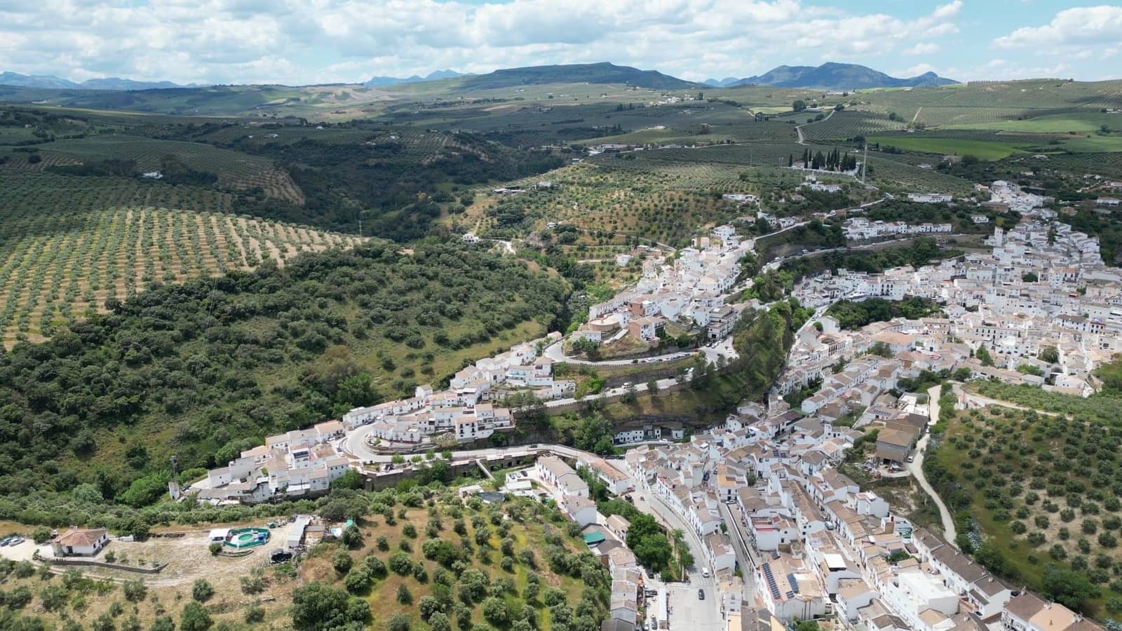 Undeveloped Land for sale in Setenil de las Bodegas - € 800,000 (Ref: 9023766)