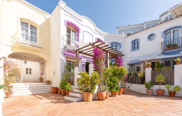 2 quarto Moradia em Banda para venda em Benahavís com piscina - 429 000 € (Ref: 9026545)