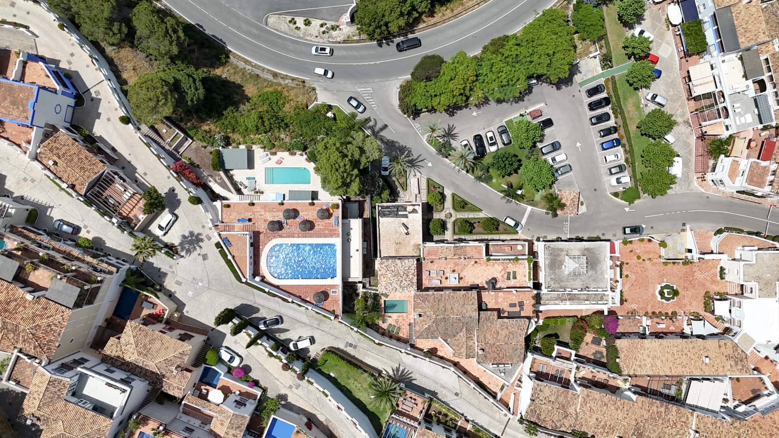 Adosado de 2 habitaciones en Benahavís en venta con piscina - 429.000 € (Ref: 9026545)