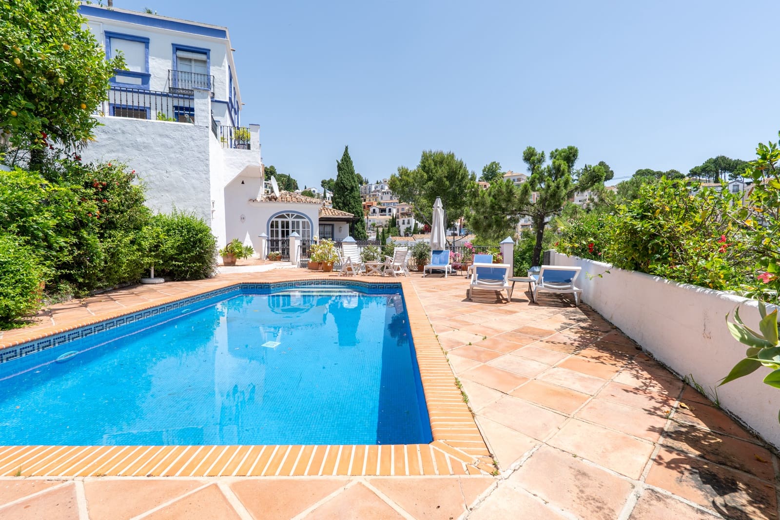 2 quarto Moradia em Banda para venda em Benahavis com piscina - 429 000 € (Ref: 9026545)