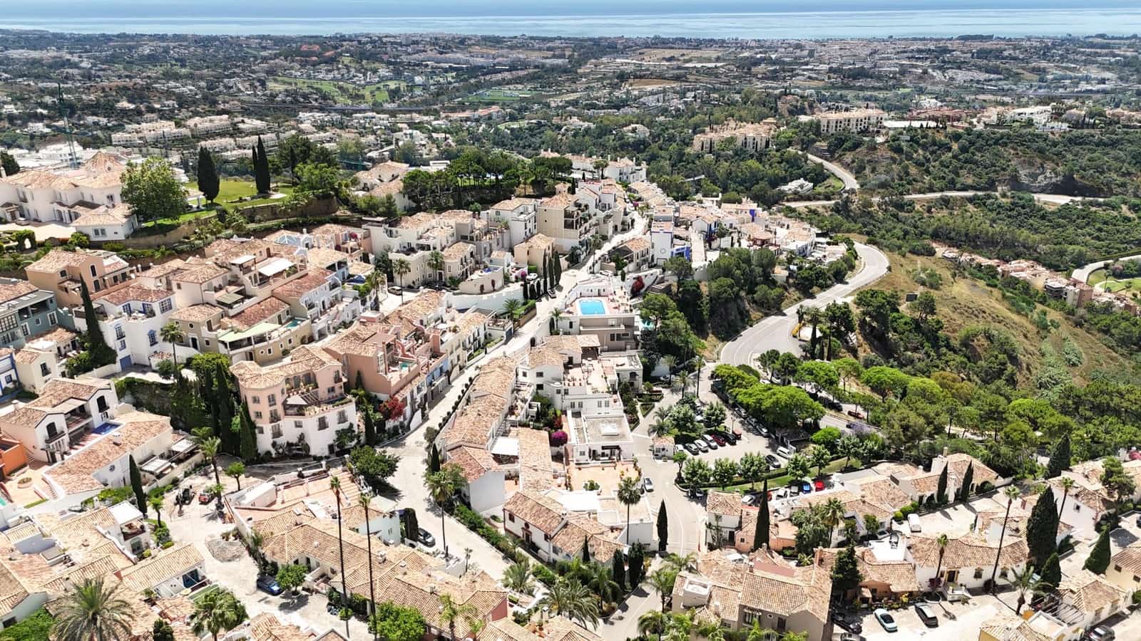 2 soveværelse Rækkehus til salg i Benahavis med swimmingpool - € 429.000 (Ref: 9026545)