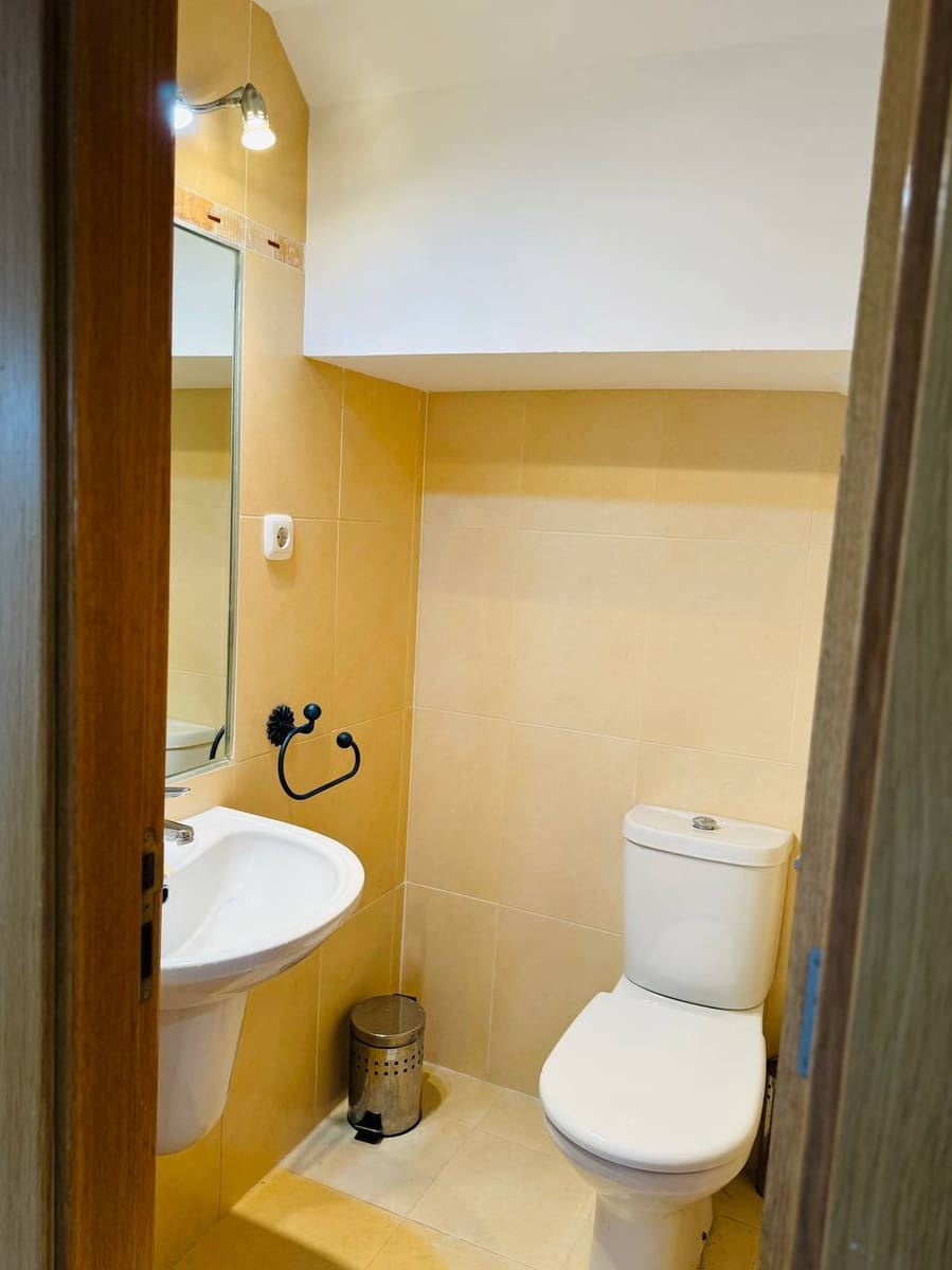 3 soveværelse Penthouse til leje i Estepona med swimmingpool - € 2.500 (Ref: 9065032)