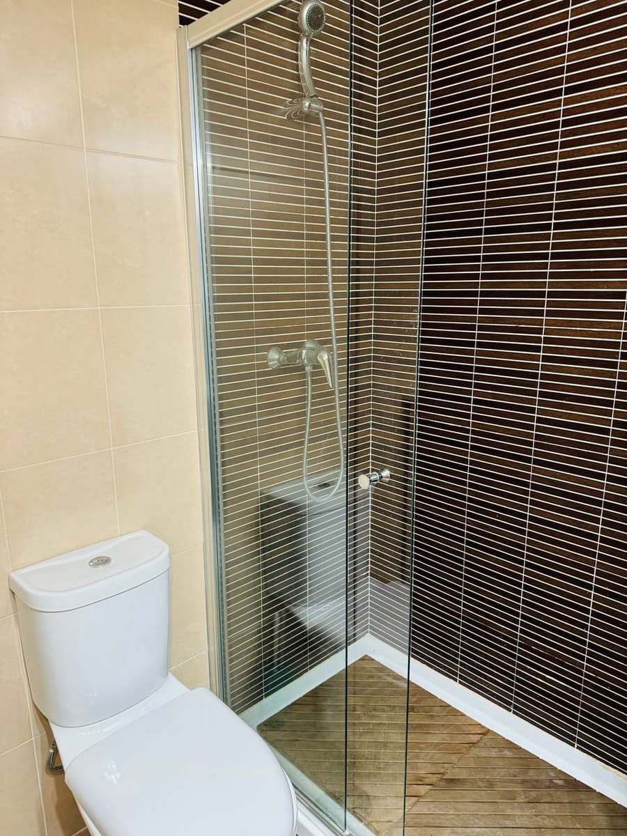 3 soveværelse Penthouse til leje i Estepona med swimmingpool - € 2.500 (Ref: 9065032)