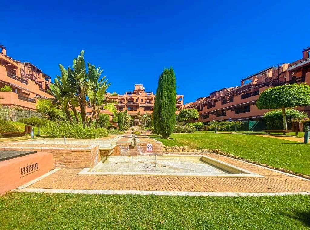 3 soveværelse Penthouse til leje i Estepona med swimmingpool - € 2.500 (Ref: 9065032)