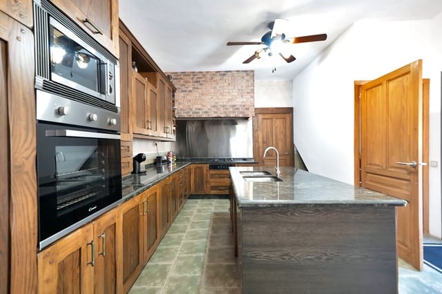 7 sypialnia Willa na sprzedaż w Marbella - 3 250 000 € (Ref: 9068972)