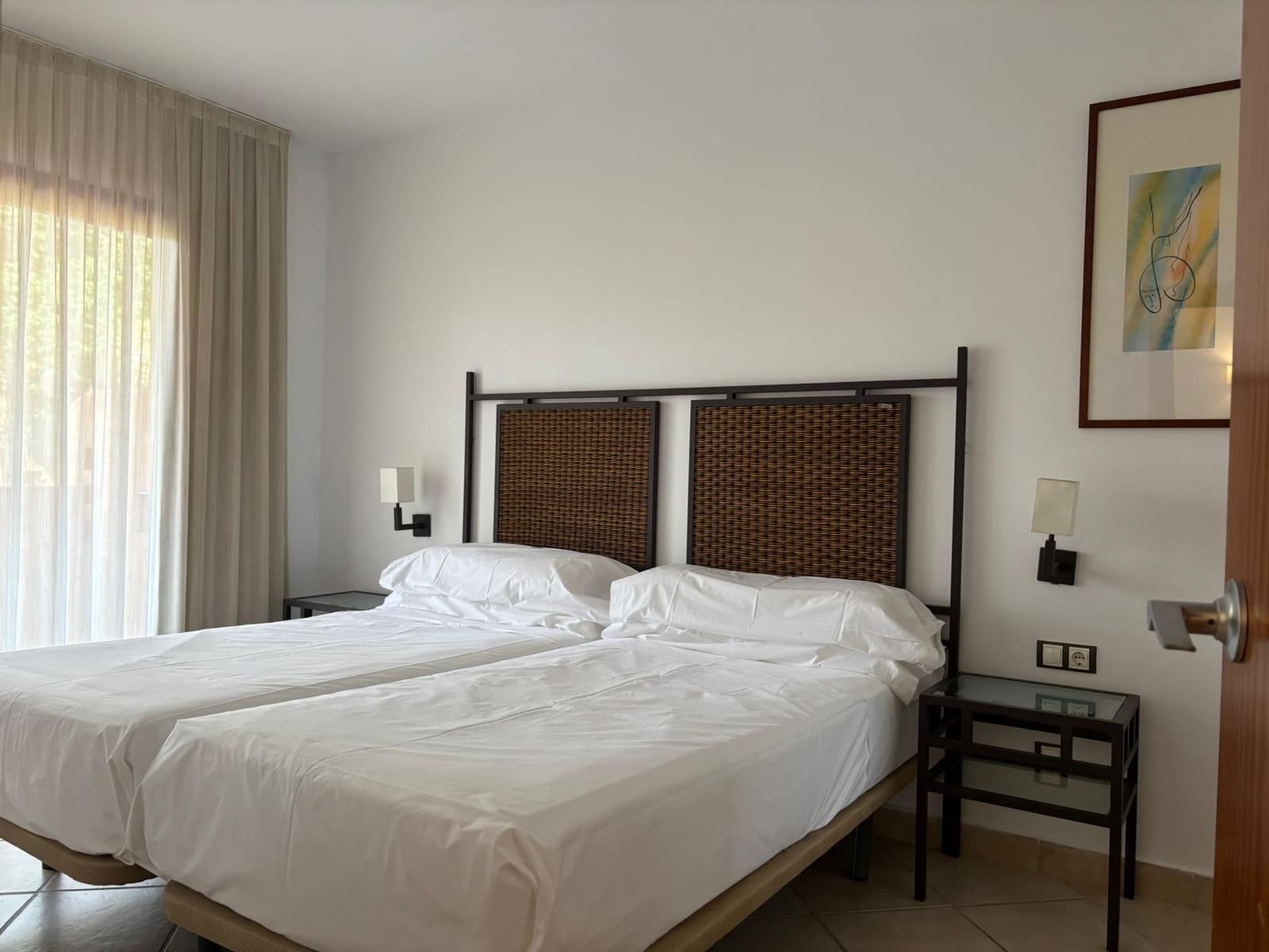 1 bedroom Apartment for sale in Benahavis with pool - € 127,000 (Ref: 9078123)