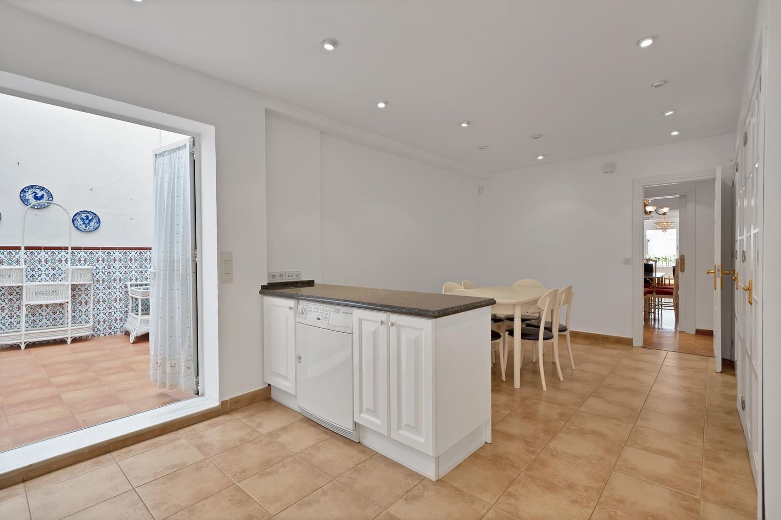 3 bedroom Apartment for sale in Marbella - € 639,000 (Ref: 9078124)