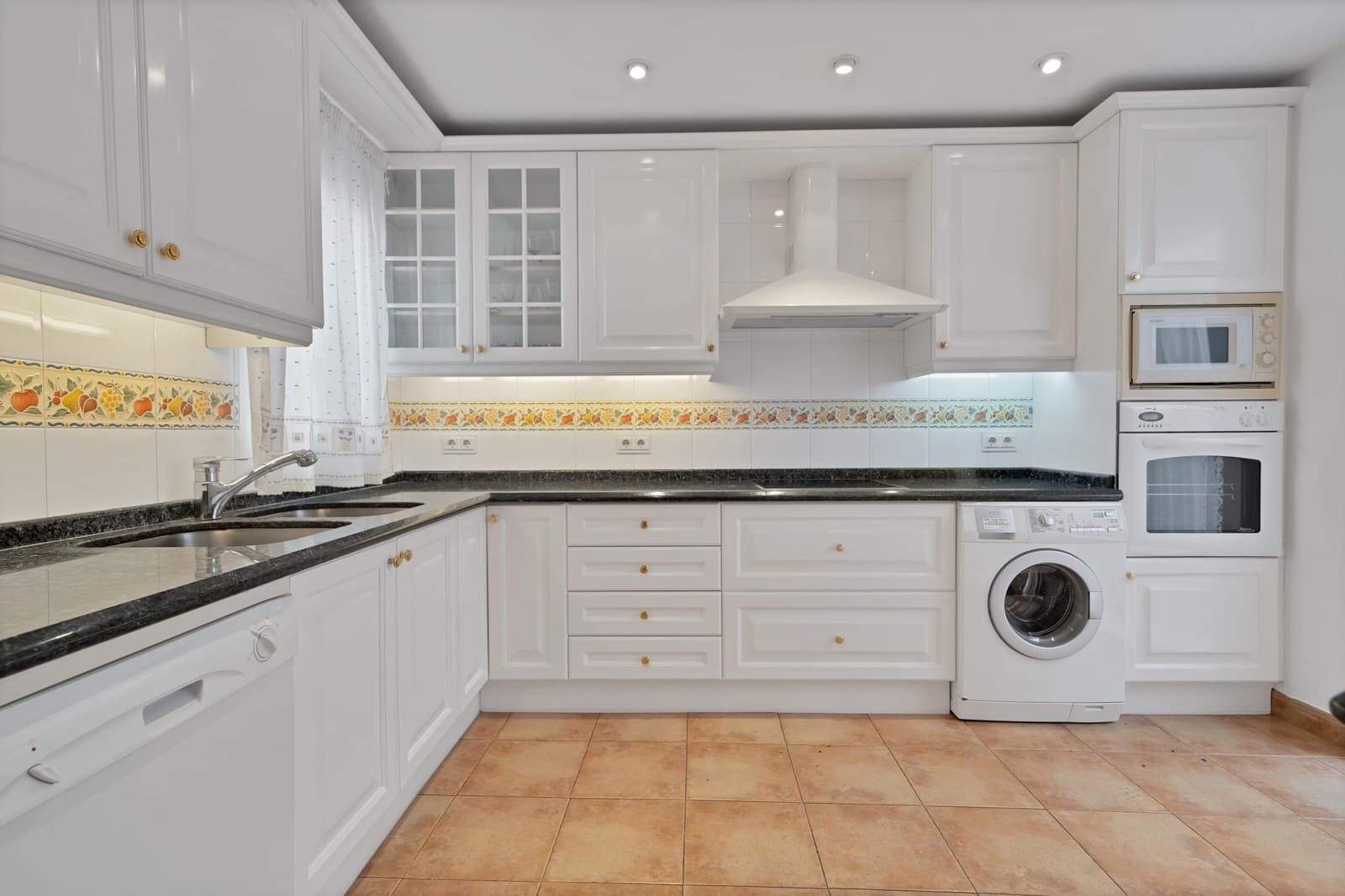 3 soverom Leilighet til salgs i Marbella - € 639 000 (Ref: 9078124)