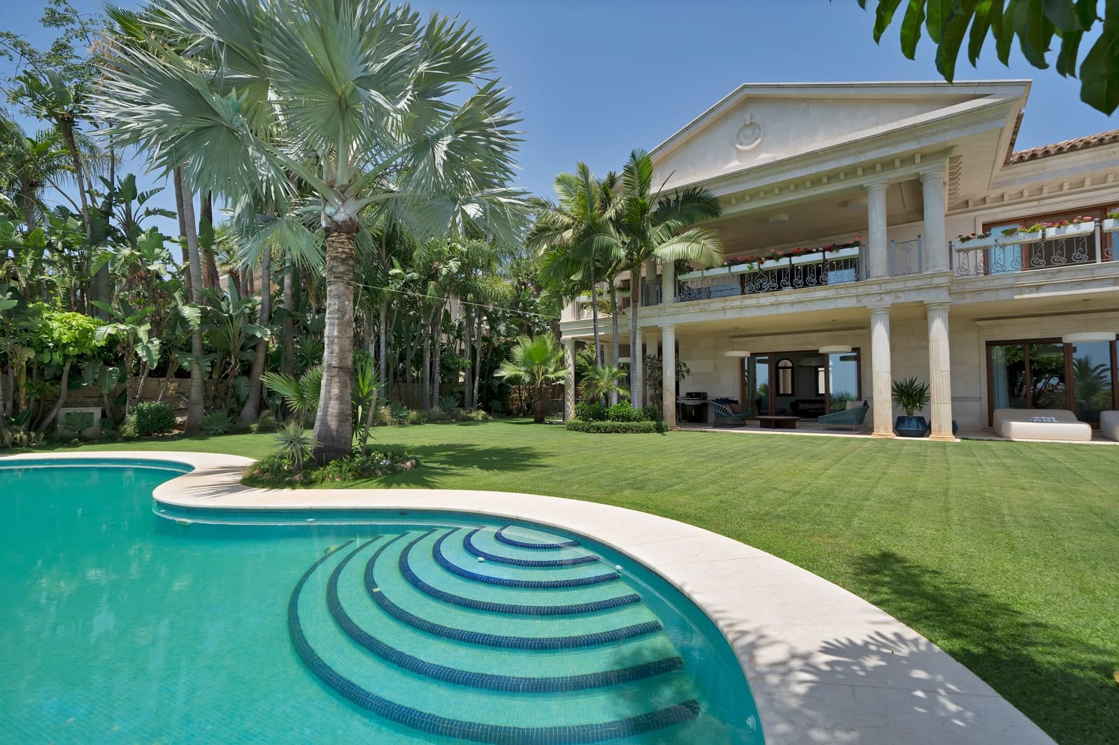 6 soveværelse Villa til leje i Golden Mile med swimmingpool - € 39.500 (Ref: 9081720)