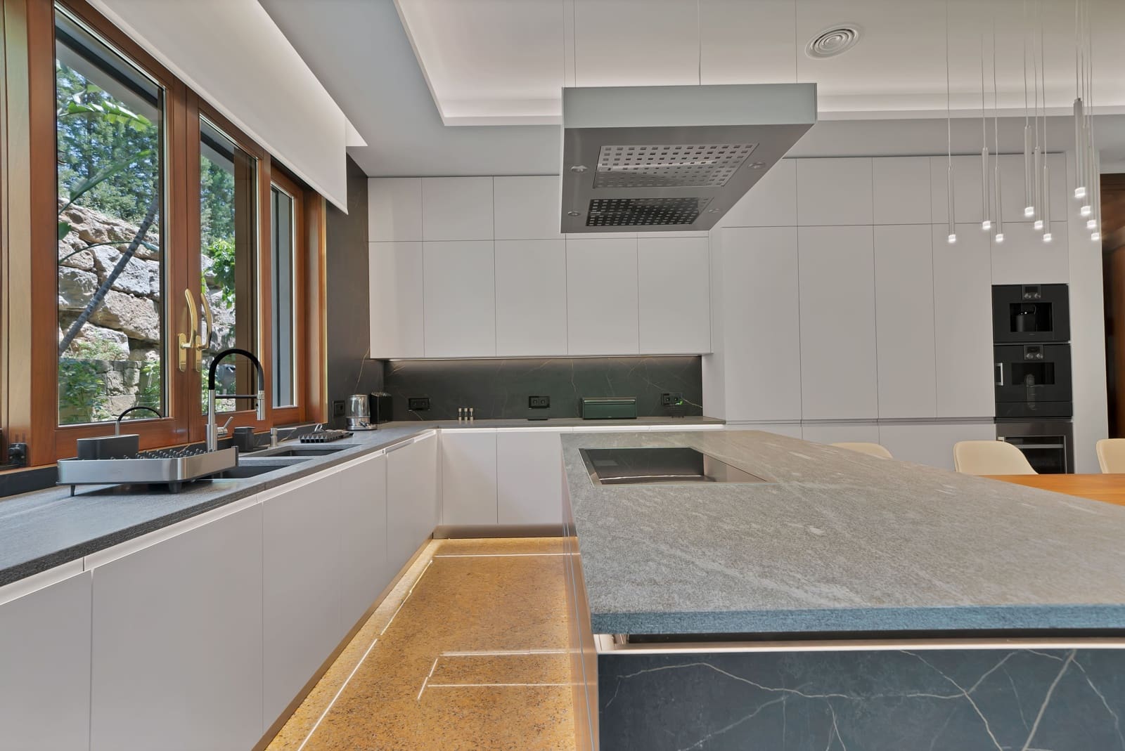 6 soveværelse Villa til leje i Golden Mile med swimmingpool - € 39.500 (Ref: 9081720)