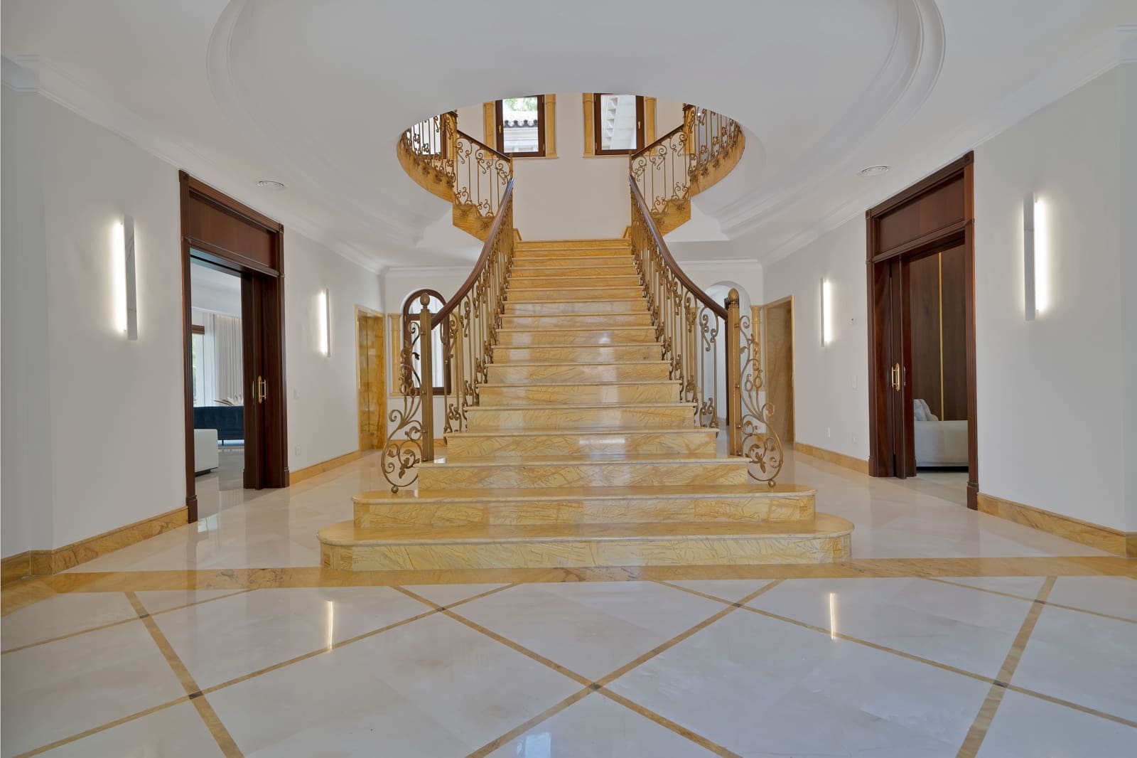 6 soveværelse Villa til leje i Golden Mile med swimmingpool - € 39.500 (Ref: 9081720)