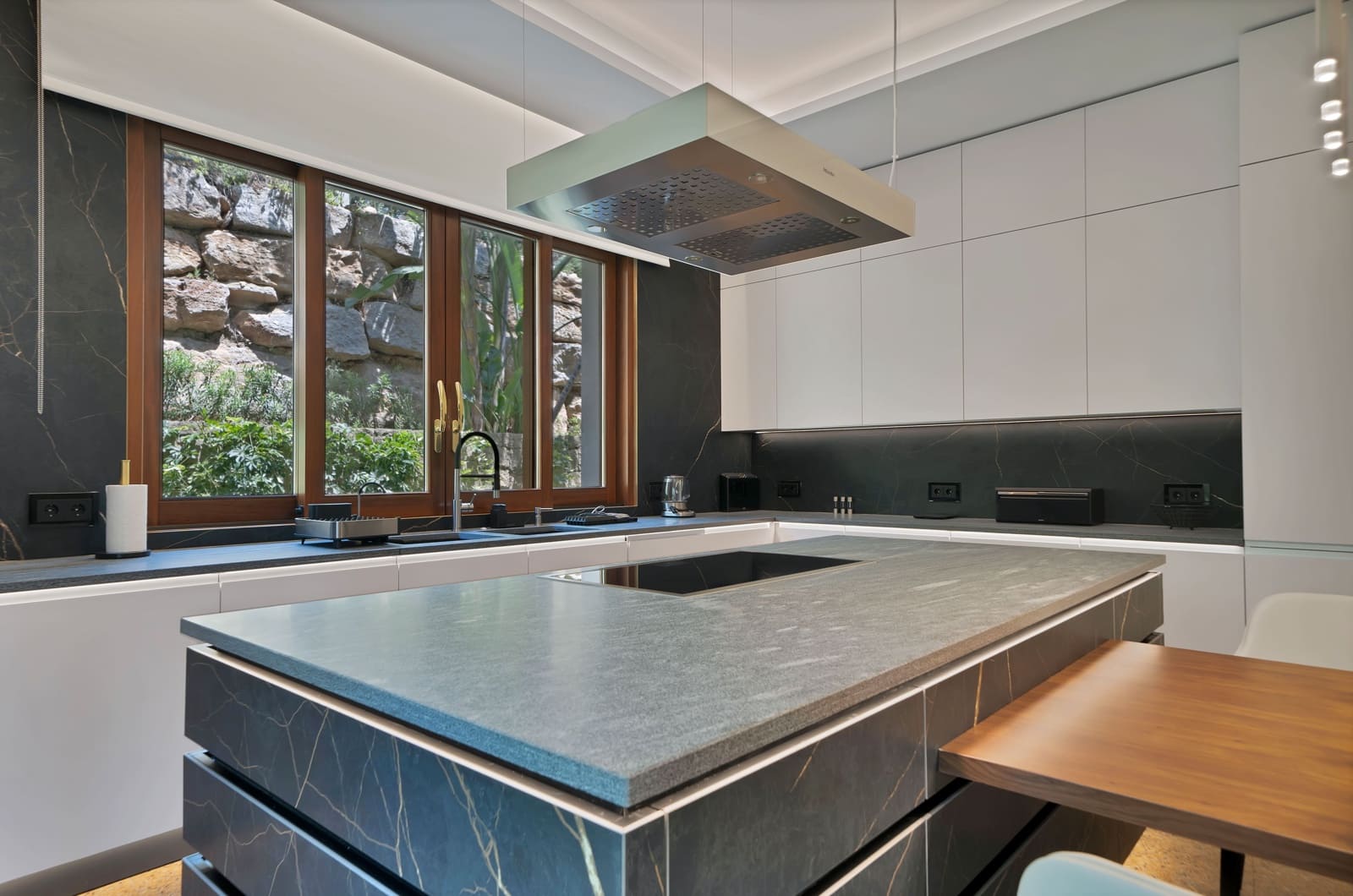 6 soveværelse Villa til leje i Golden Mile med swimmingpool - € 39.500 (Ref: 9081720)