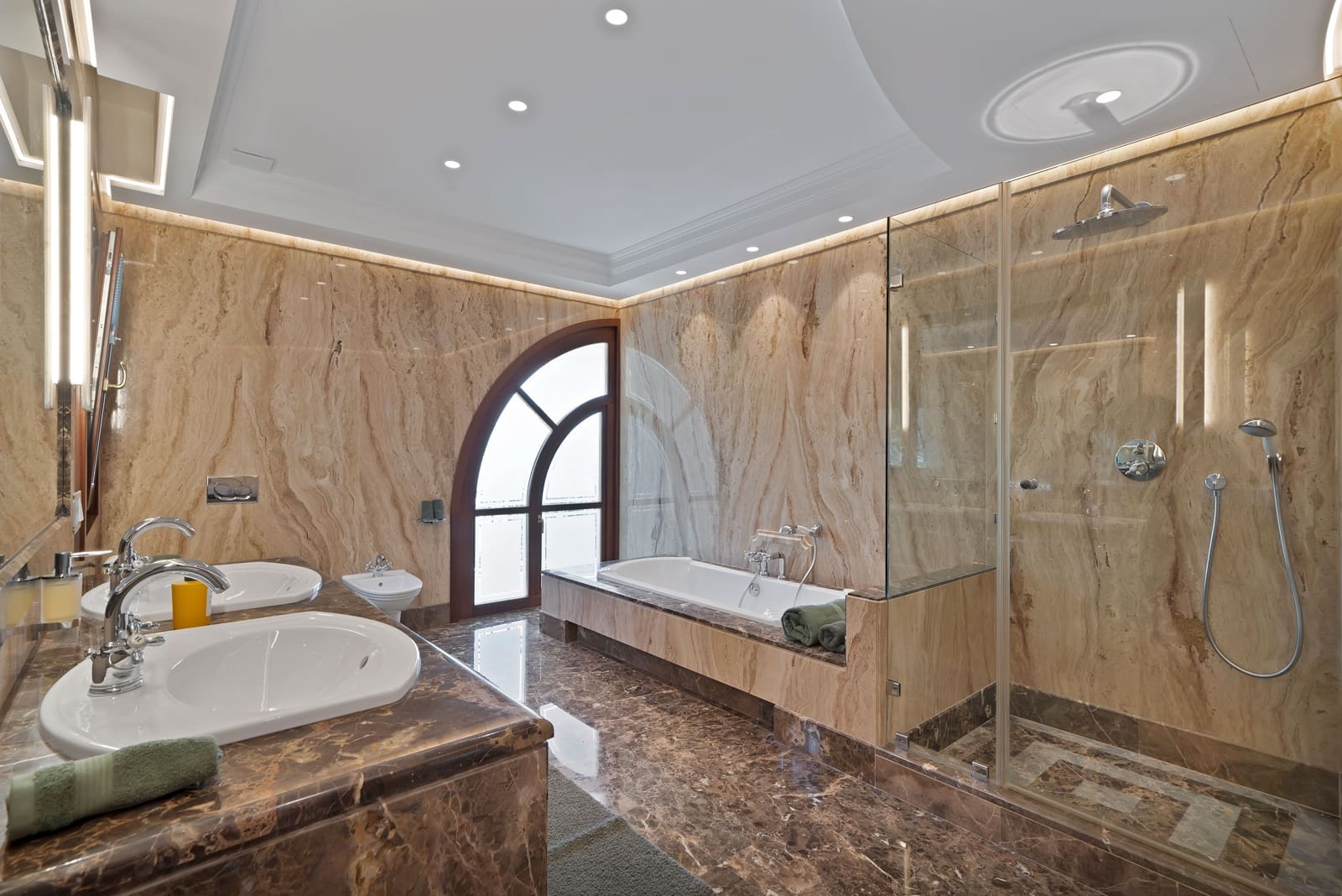 6 soveværelse Villa til leje i Golden Mile med swimmingpool - € 39.500 (Ref: 9081720)