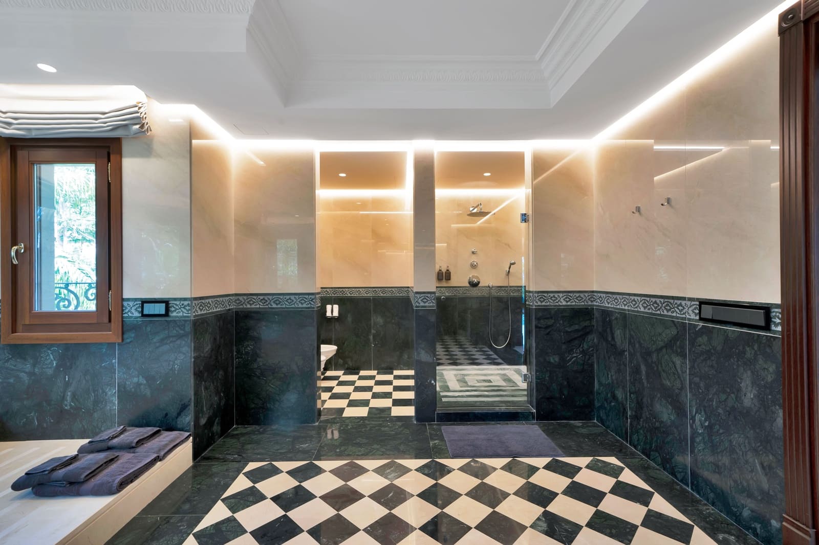 6 soveværelse Villa til leje i Golden Mile med swimmingpool - € 39.500 (Ref: 9081720)