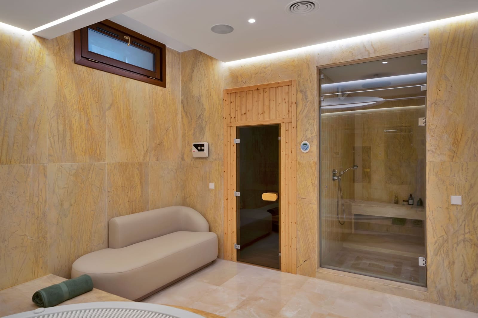 6 soveværelse Villa til leje i Golden Mile med swimmingpool - € 39.500 (Ref: 9081720)