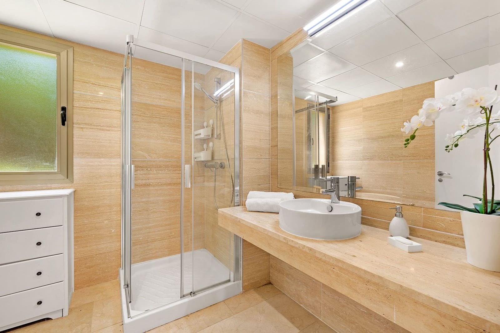 3 makuuhuone Huoneisto myytävänä paikassa Benahavis mukana uima-altaan - 549 000 € (Ref: 9104802)