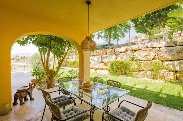 3 bedroom Apartment for sale in El Paraíso, Benahavís with pool - € 549,000 (Ref: 9104802)