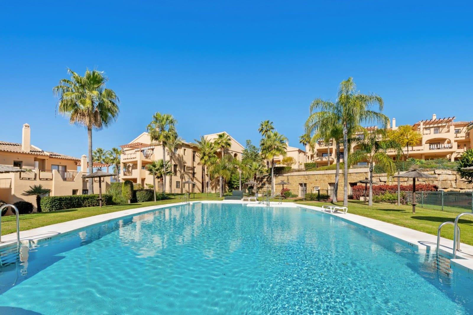 3 soveværelse Lejlighed til salg i Benahavis med swimmingpool - € 549.000 (Ref: 9104802)