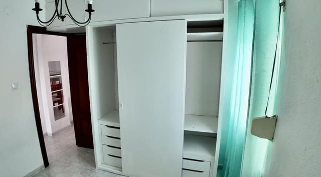 2 slaapkamer Appartement te koop in Plaza de Toros, Marbella - € 228.500 (Ref: 9114313)