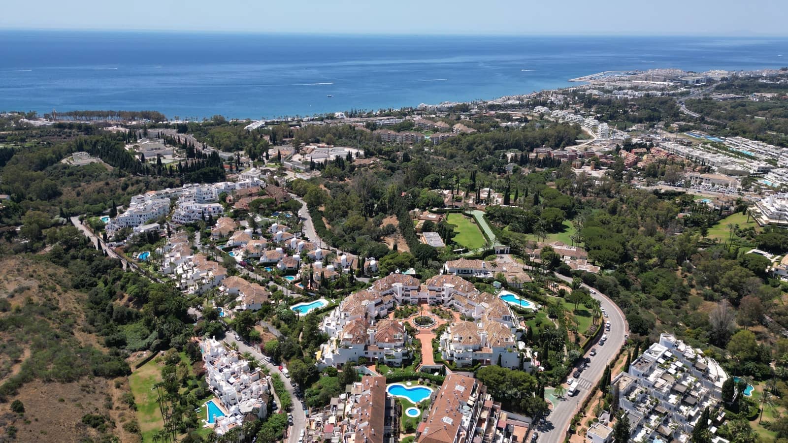 Ático de 2 habitaciones en Marbella en venta con piscina - 650.000 € (Ref: 9116295)