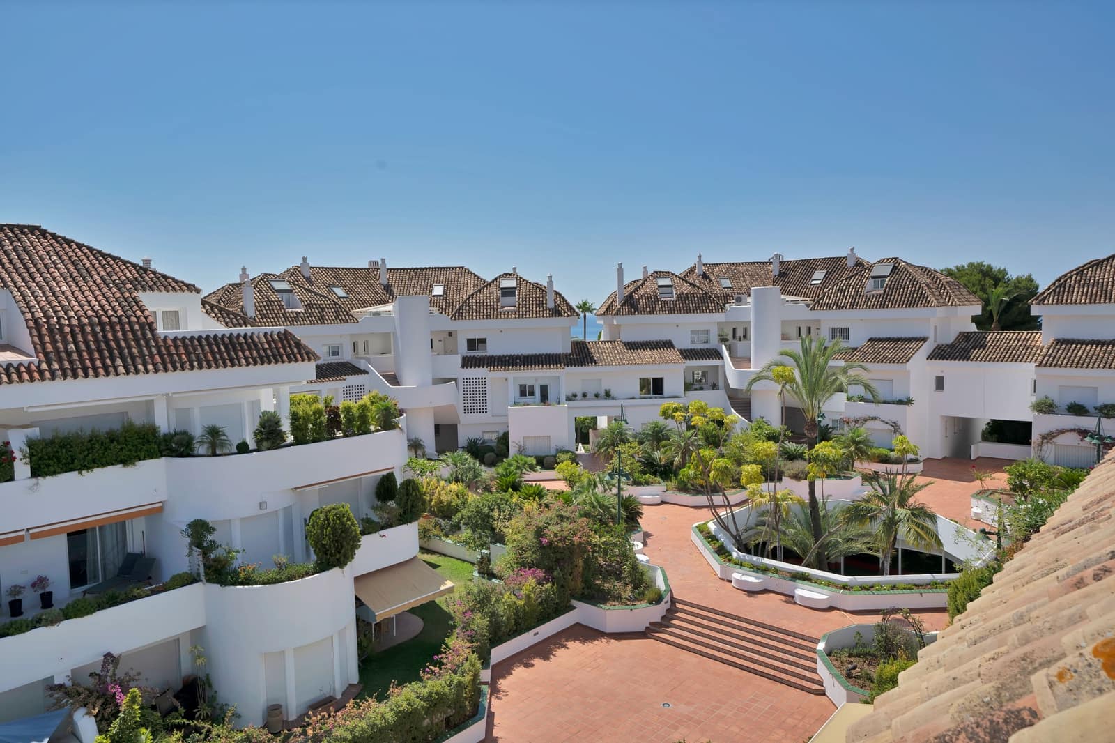 Ático de 2 habitaciones en Marbella en venta con piscina - 650.000 € (Ref: 9116295)