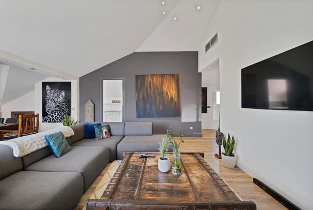 2 slaapkamer Penthouse te koop in Marbella met zwembad - € 650.000 (Ref: 9116295)