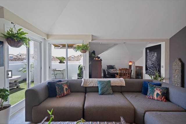 2 slaapkamer Penthouse te koop in Marbella met zwembad - € 650.000 (Ref: 9116295)